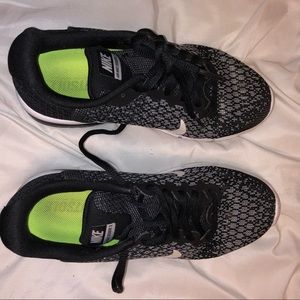 Nike Shoes - Black Nike AIRMAX Nike Shoes - Black Nike AIRMAX